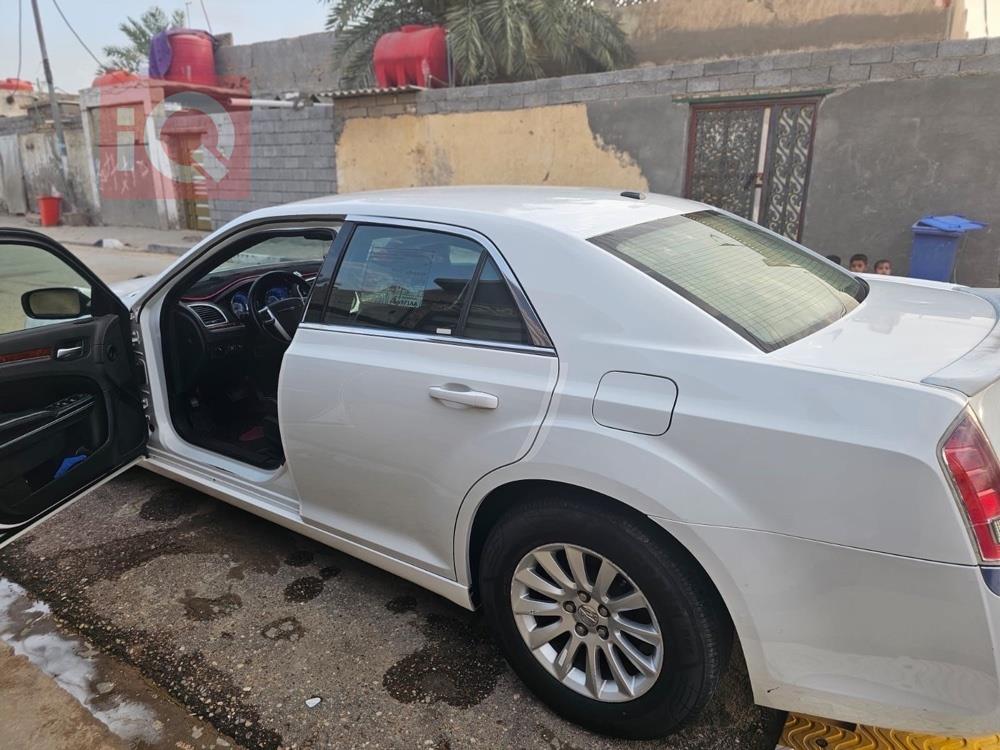 كرايسلر 300